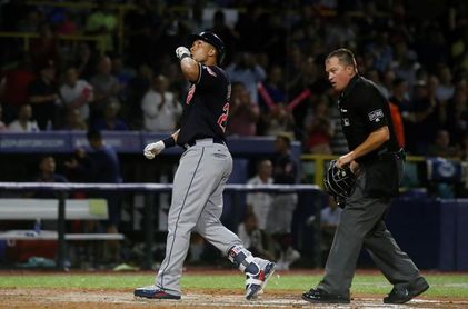 0-1. Brantley pega sencillo y marca el triunfo de los Indios 0-1. Brantley pega sencillo y marca el triunfo de los Indios