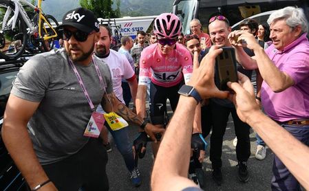 Froome: "Este Giro es brutal" Froome: "Este Giro es brutal"