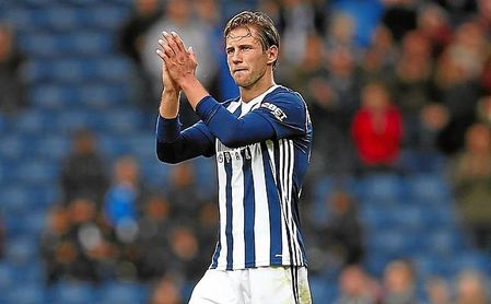 Krychowiak ha estado jugando de interior en el West Brom. Krychowiak ha estado jugando de interior en el West Brom.