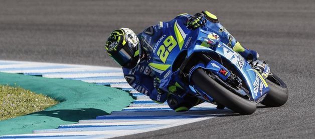Iannone lidera una jornada plagada de incidentes y con Pirro en el hospital Iannone lidera una jornada plagada de incidentes y con Pirro en el hospital