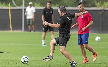 Jordi Guerrero, junto a Borja García, en un entrenamiento del Girona. Jordi Guerrero, junto a Borja García, en un entrenamiento del Girona.