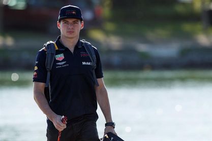 El cuestionado Verstappen lidera, con Mercedes al despiste El cuestionado Verstappen lidera, con Mercedes al despiste