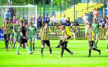 El exsevillista Javi Hervás celebra uno de sus cuatro goles conseguidos con el FC Honka de Finlandia. El exsevillista Javi Hervás celebra uno de sus cuatro goles conseguidos con el FC Honka de Finlandia.