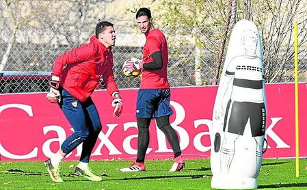 David Soria tiene una oferta de renovación y verá llegar un nuevo competidor en lugar de Rico, que saldrá. David Soria tiene una oferta de renovación y verá llegar un nuevo competidor en lugar de Rico, que saldrá.