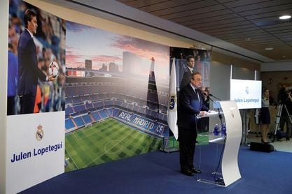 Florentino: "No hay argumentos para que Lopetegui no esté en el Mundial" Florentino: "No hay argumentos para que Lopetegui no esté en el Mundial"