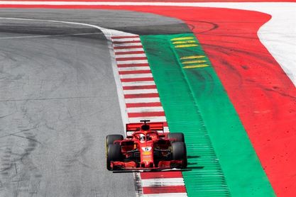 Vettel cree que el reglamento no permite competir entre sí a los pilotos Vettel cree que el reglamento no permite competir entre sí a los pilotos
