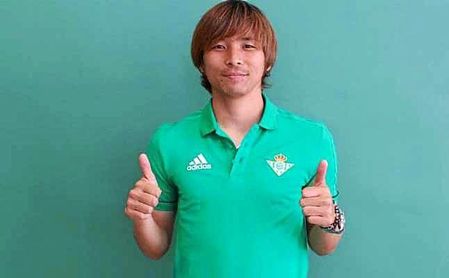 Inui llega al Betis tras rendir a gran nivel en el Mundial. Inui llega al Betis tras rendir a gran nivel en el Mundial.