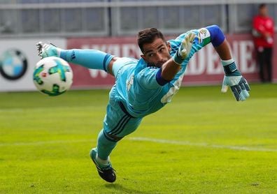 Antonio Adán firma dos temporadas por el Atlético Antonio Adán firma dos temporadas por el Atlético