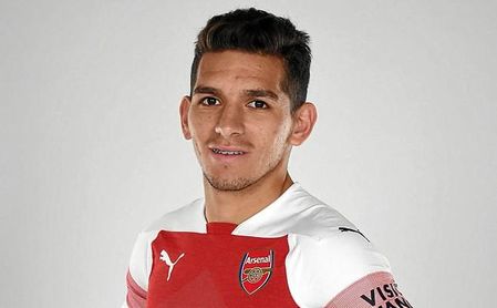 Torreira fue ofrecido varias veces al Sevilla, que nunca se atrevió a ficharlo. Torreira fue ofrecido varias veces al Sevilla, que nunca se atrevió a ficharlo.