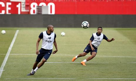 Nzonzi y Muriel en un entrenamiento. Nzonzi y Muriel en un entrenamiento.