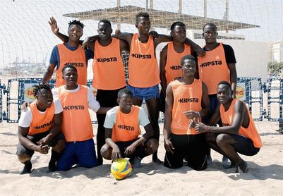 Un equipo con jugadores migrantes del Aquarius debuta en el torneo de Valencia Un equipo con jugadores migrantes del Aquarius debuta en el torneo de Valencia