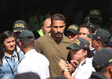 Otro problema para Paolo Guerrero: suspendido para conducir en Brasil Otro problema para Paolo Guerrero: suspendido para conducir en Brasil