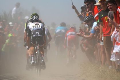 Movistar celebra el trabajo "impresionante" del equipo en el pavé Movistar celebra el trabajo "impresionante" del equipo en el pavé