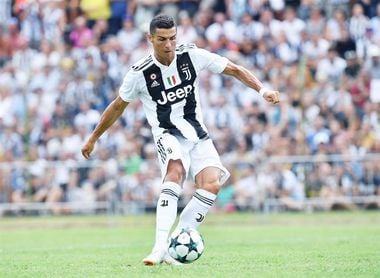 Cristiano Ronaldo debuta con el Juventus y marca su primer gol Cristiano Ronaldo debuta con el Juventus y marca su primer gol