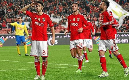 Pizzi celebra uno de sus tres goles con los que ha comenzado al Liga NOS. Pizzi celebra uno de sus tres goles con los que ha comenzado al Liga NOS.