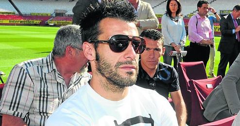 Álvaro Negredo tiene muchas opciones de salir del Sevilla este verano. Álvaro Negredo tiene muchas opciones de salir del Sevilla este verano.