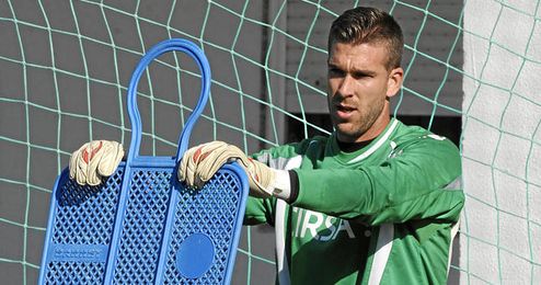Adrián encantado de poder competir al lado de Jaaskelainen. Adrián encantado de poder competir al lado de Jaaskelainen.