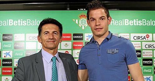 Jesús Muñoz, segundo fichaje del Betis B. Jesús Muñoz, segundo fichaje del Betis B.