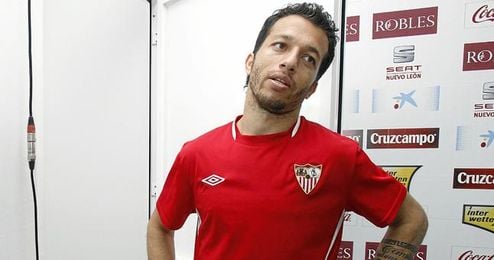 El club ha comunicado a Cicinho que tendrá que regresar antes de tiempo de vacaciones. El club ha comunicado a Cicinho que tendrá que regresar antes de tiempo de vacaciones.
