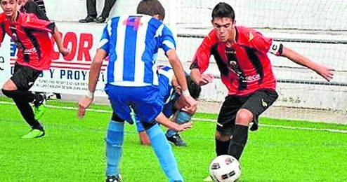 Luis, jugador del Cabecense, jugará las próximas tres temporadas en el Real Madrid C. Luis, jugador del Cabecense, jugará las próximas tres temporadas en el Real Madrid C.