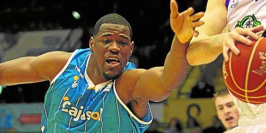 El ala-pívot Latavious Williams en un lance de un partido ACB con el Cajasol. El ala-pívot Latavious Williams en un lance de un partido ACB con el Cajasol.