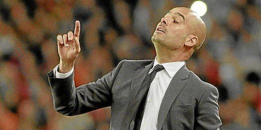 Pep Guardiola dando indicaciones a sus hombres durante un partido. Pep Guardiola dando indicaciones a sus hombres durante un partido.