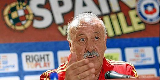 Del Bosque en una rueda de prensa. Del Bosque en una rueda de prensa.