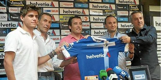 De izquierda a derecha, Alberto Filter, Artimio Barcia, José Manuel Borja, Alberto Olmo y José Luis Soto. De izquierda a derecha, Alberto Filter, Artimio Barcia, José Manuel Borja, Alberto Olmo y José Luis Soto.