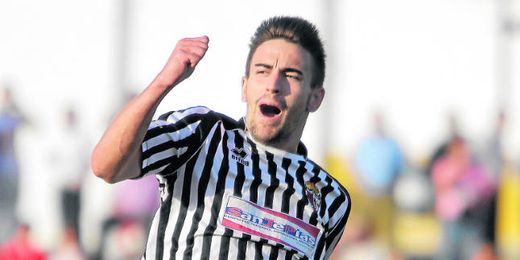 El delantero extremeño Joselu celebra el gol anotado ante La Palma. El delantero extremeño Joselu celebra el gol anotado ante La Palma.