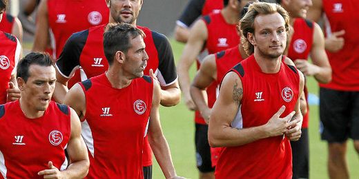 Trochowski y Rakitic no estarán en Valladolid. Trochowski y Rakitic no estarán en Valladolid.