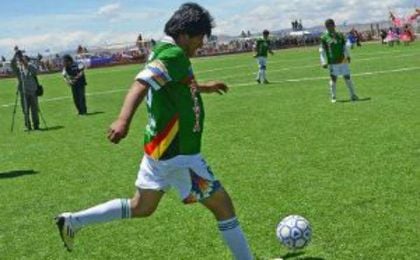 Evo Morales se lesiona y no podrá jugar al fútbol Evo Morales se lesiona y no podrá jugar al fútbol