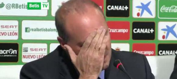 Pepe Mel se despidió entre lágrimas en el estadio. Pepe Mel se despidió entre lágrimas en el estadio.