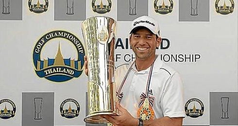 Sergio García posa con el trofeo. Sergio García posa con el trofeo.