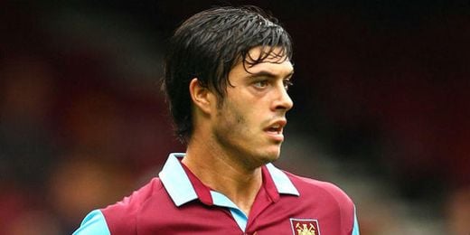 James Tomkins durante un partido del West Ham United. James Tomkins durante un partido del West Ham United.