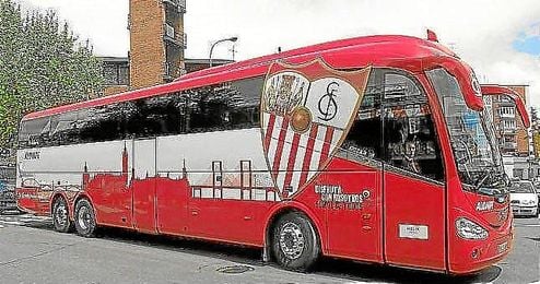 Imagen de archivo del bus del Sevilla F.C. Imagen de archivo del bus del Sevilla F.C.