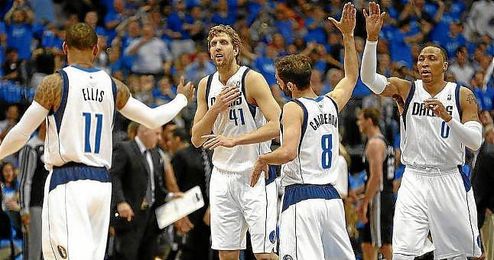 Los Dallas Mavericks, con Calderón en pista, forzaron el séptimo partido ante San Antonio. Los Dallas Mavericks, con Calderón en pista, forzaron el séptimo partido ante San Antonio.