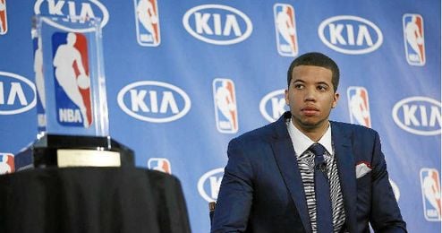 Carter-Williams, durante el acto de entrega del premio. Carter-Williams, durante el acto de entrega del premio.
