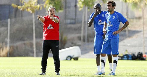 Quique Hernández en el entrenamiento del Hércules. Quique Hernández en el entrenamiento del Hércules.