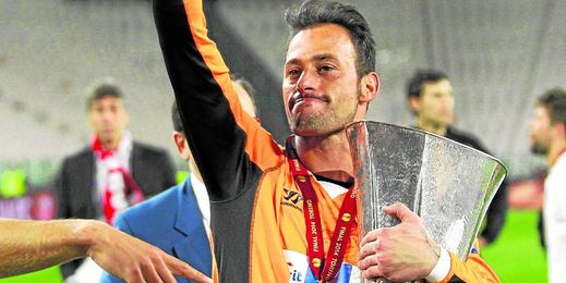 Beto saluda emocionado a la afición. Beto saluda emocionado a la afición.