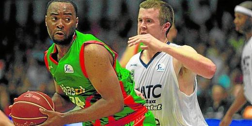 Landry efectuó el mate decisivo que permitirá a los de Aíto disputar los ´play off ´ Landry efectuó el mate decisivo que permitirá a los de Aíto disputar los ´play off ´