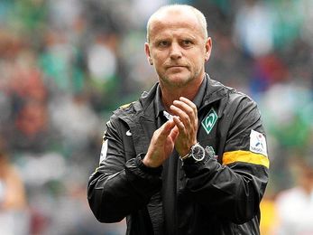 Shaaf dirigiendo un partido del Werder Bremen. Shaaf dirigiendo un partido del Werder Bremen.