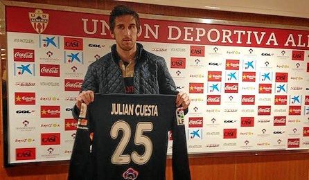 Julián: "Me gustaría seguir en la UD Almería" Julián: "Me gustaría seguir en la UD Almería"