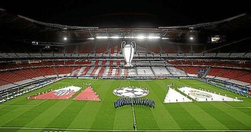 El estadio Da Luz ya está listo para acoger la gran final de esta noche entre Real Madrid y Atlético. El estadio Da Luz ya está listo para acoger la gran final de esta noche entre Real Madrid y Atlético.