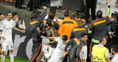 Los jugadores madridistas celebran el tanto de Ramos. Los jugadores madridistas celebran el tanto de Ramos.
