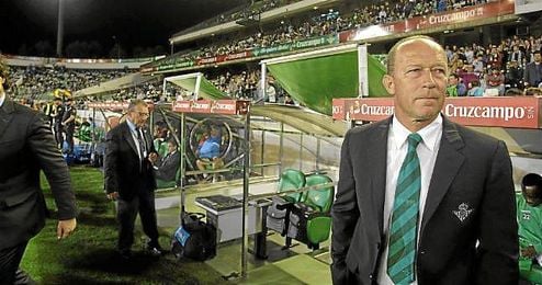 24 horas es el plazo fijado para elegir el sustituto de Calderón. 24 horas es el plazo fijado para elegir el sustituto de Calderón.