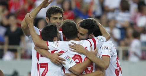 Los jugadores del Sevilla celebran uno de los tantos anotados en el último partido de liga. Los jugadores del Sevilla celebran uno de los tantos anotados en el último partido de liga.