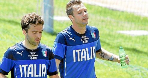 Rossi y Cassano, en un entrenamiento con Italia, el primero de ellos no estará en Brasil. Rossi y Cassano, en un entrenamiento con Italia, el primero de ellos no estará en Brasil.