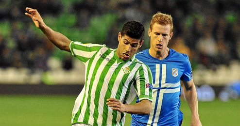 Juanfran, en el choque ante el Rijeka en Europa League. Juanfran, en el choque ante el Rijeka en Europa League.