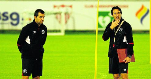 Diego Martínez con Emery en uno de los entrenamientos de esta temporada Diego Martínez con Emery en uno de los entrenamientos de esta temporada