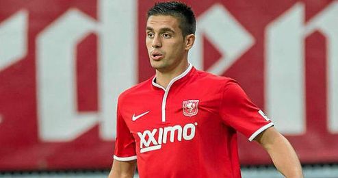 Dusan Tadic, en un encuentro con la camiseta del Twente. Dusan Tadic, en un encuentro con la camiseta del Twente.